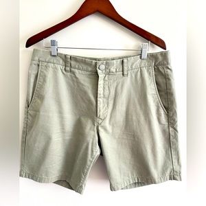 Bonobos Lightweight Shorts 7” in khaki. Excellent Condition!